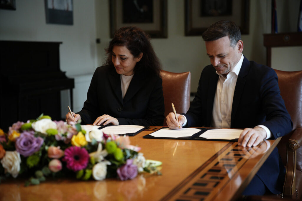 Μαζί για τον πολιτισμό. Δήμος Αθηναίων και Εθνικό Θέατρο ενώνουν δυνάμεις. Μαζί για τον πολιτισμό. Δήμος Αθηναίων και Εθνικό Θέατρο ενώνουν δυνάμεις.