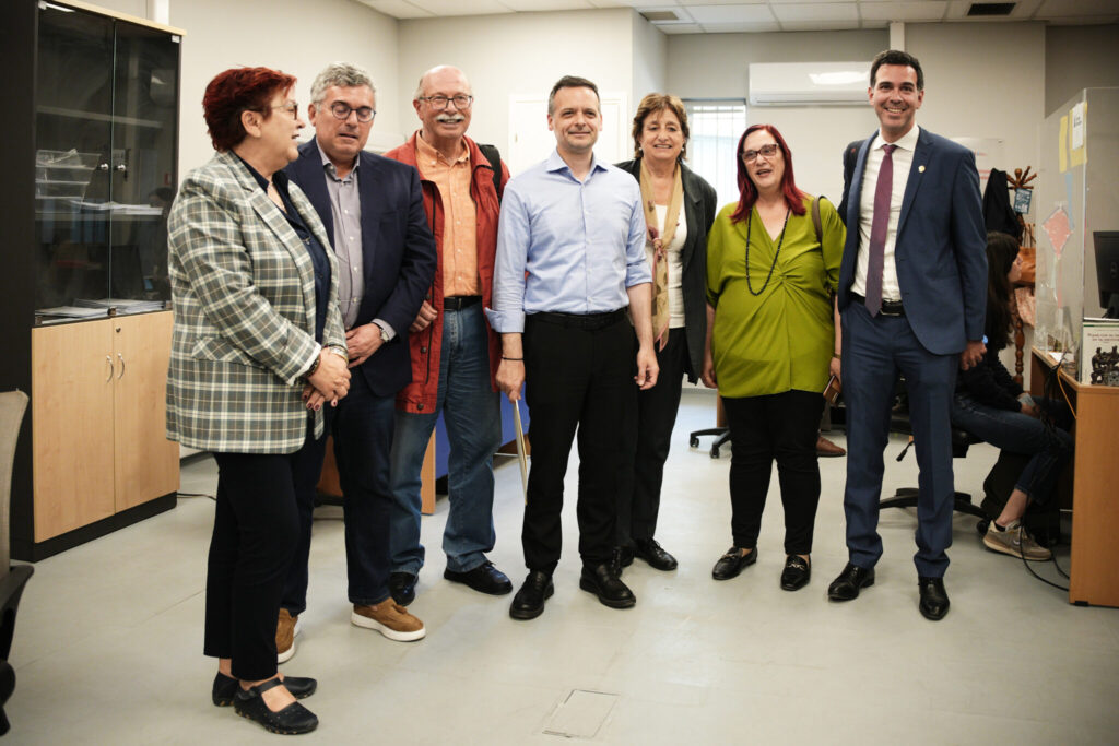 Ο Δήμαρχος Αθηναίων, Χάρης Δούκας, εγκαινίασε το Κέντρο Κοινότητας σε ανακαινισμένο χώρο στο κτίριο της Λιοσίων