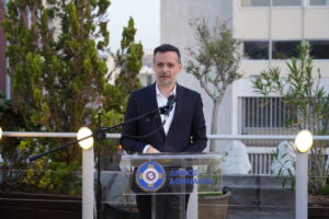 Ο Χάρης Δούκας στο “Top 2%”: Στους κορυφαίους επιστήμονες του κόσμου για 6η συνεχή χρονιά Η Αθήνα αλλάζει με τη δύναμη των πολιτών Χ. Δούκας: «Σήμερα δεν βραβεύουμε μόνο ιδέες, αλλά κυρίως βραβεύουμε στάσεις ζωής»